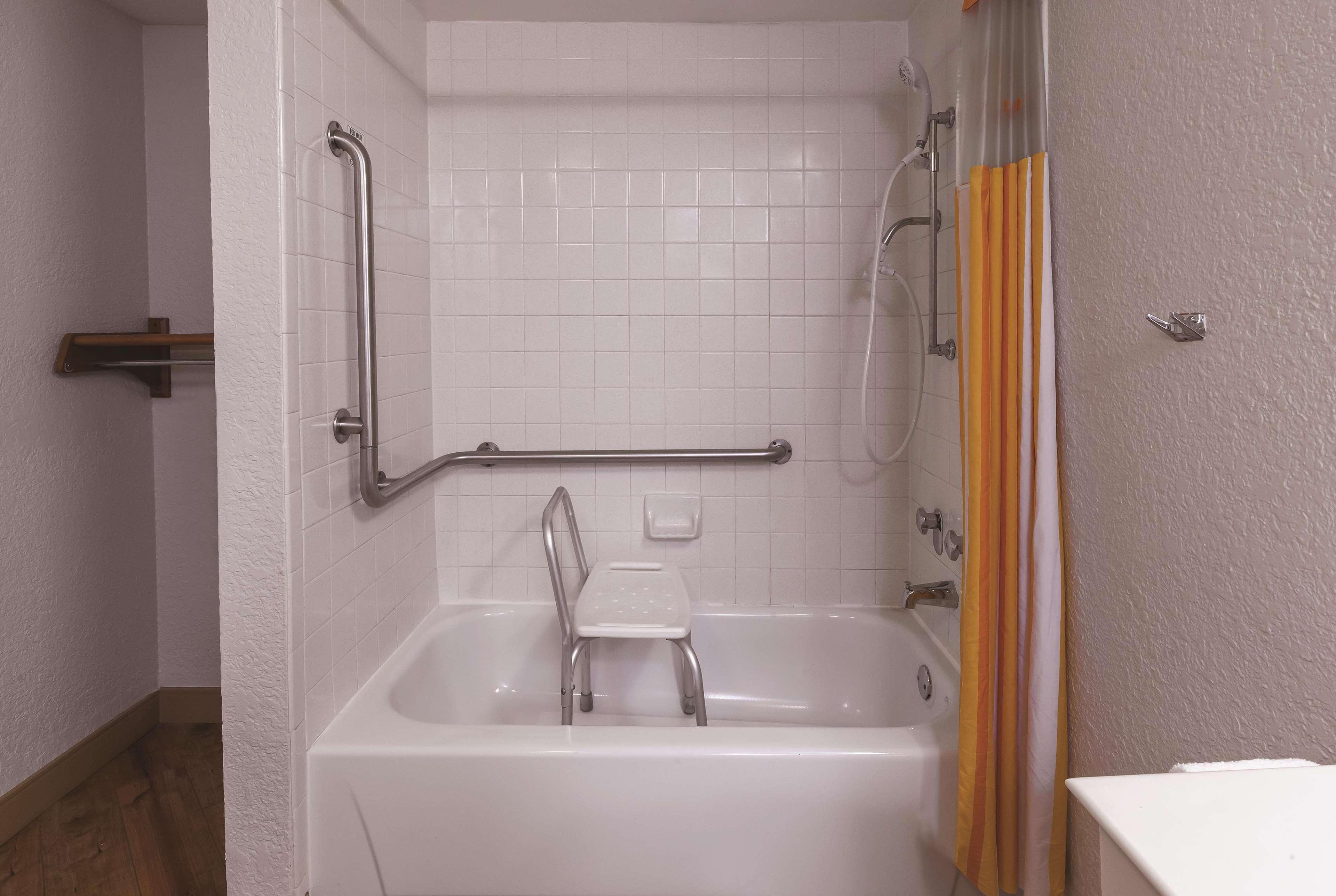 Travelodge By Wyndham Houston Cy-Fair Cypress Eksteriør bilde