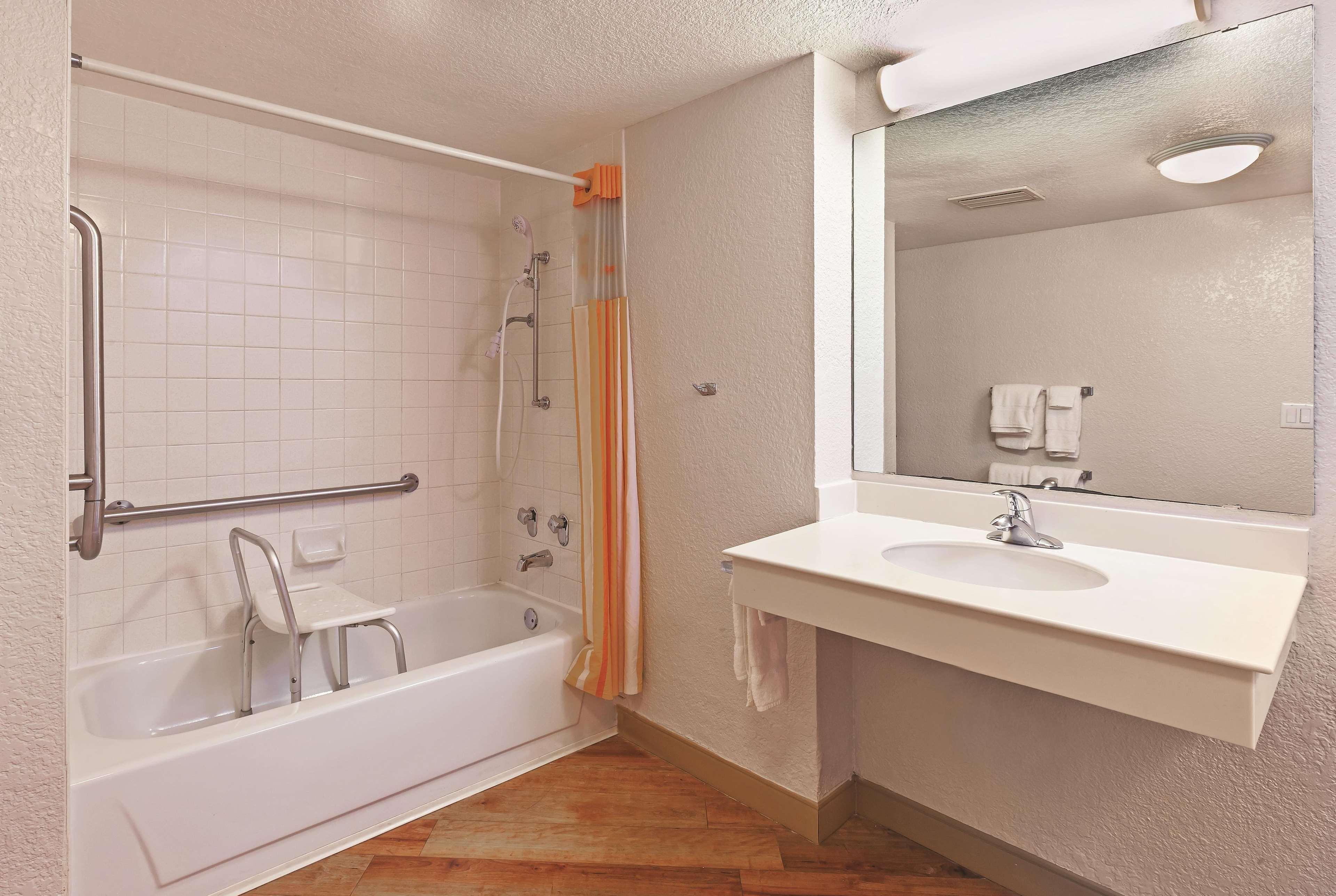 Travelodge By Wyndham Houston Cy-Fair Cypress Eksteriør bilde